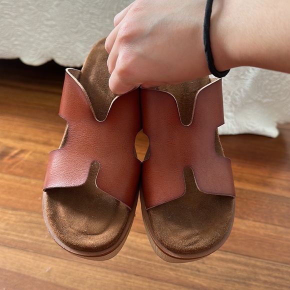 Pierre Dumas faux wood H clog heels - Picture 4 of 4